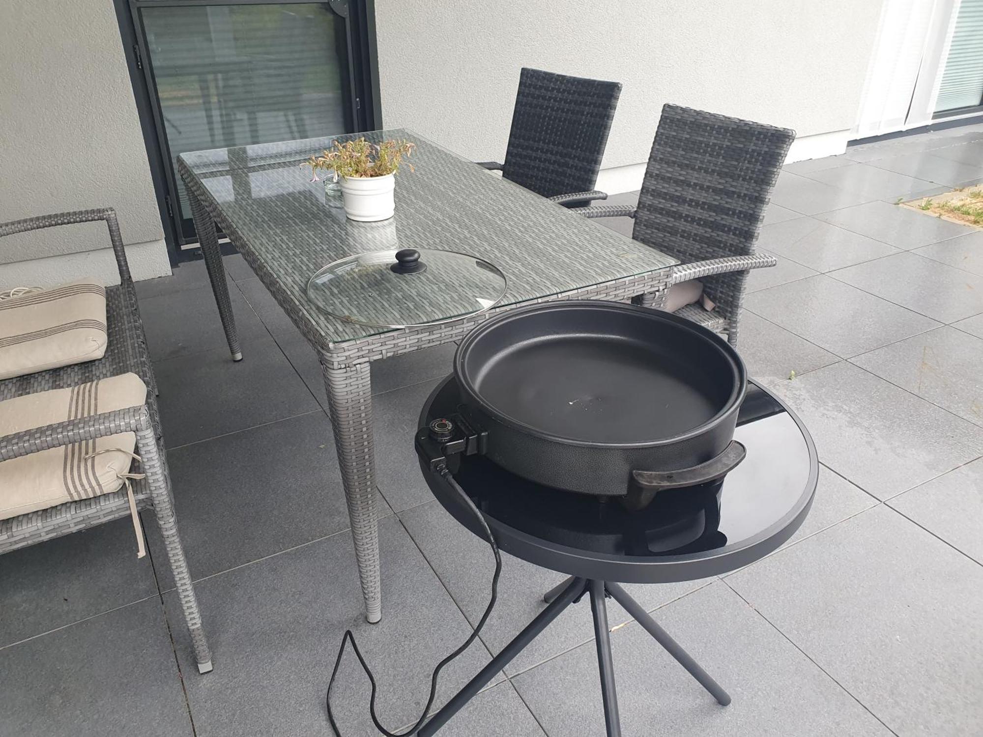 Grosszuegige Unterkunft Mit Terrasse Oberbrechen Ngoại thất bức ảnh